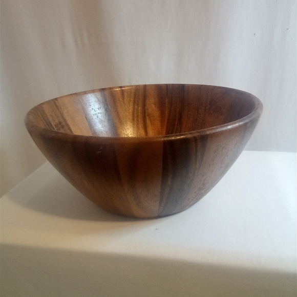 Large Wooden Bowl by Authentic Kitchen 12in diameter Beautiful Grain Lines